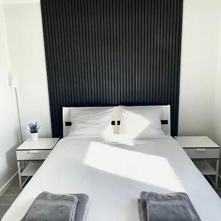 Luna S House Hotell